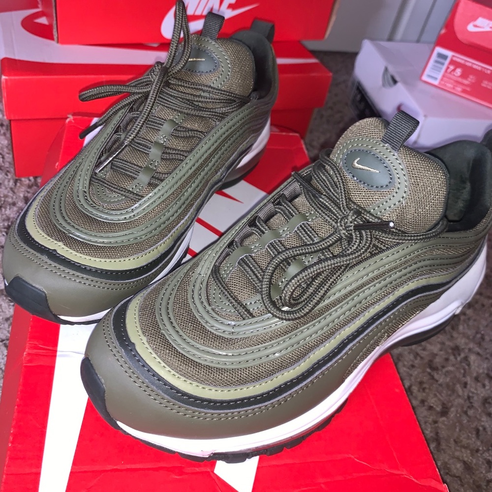 Women’s air max 97s